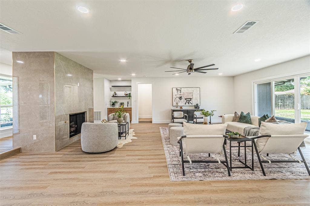 2716 Arborcove Drive, Plano, TX 75075 2716 Arborcove Drive, Plano, TX 75075