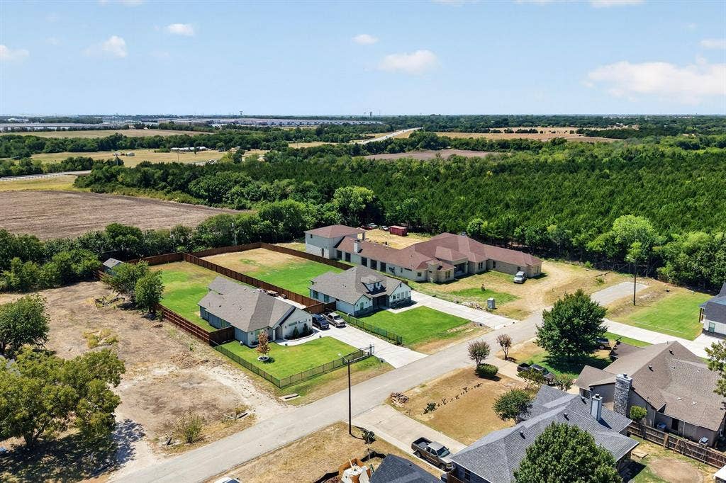 1672 Brookview Drive, Lancaster, TX 75146 Additional content