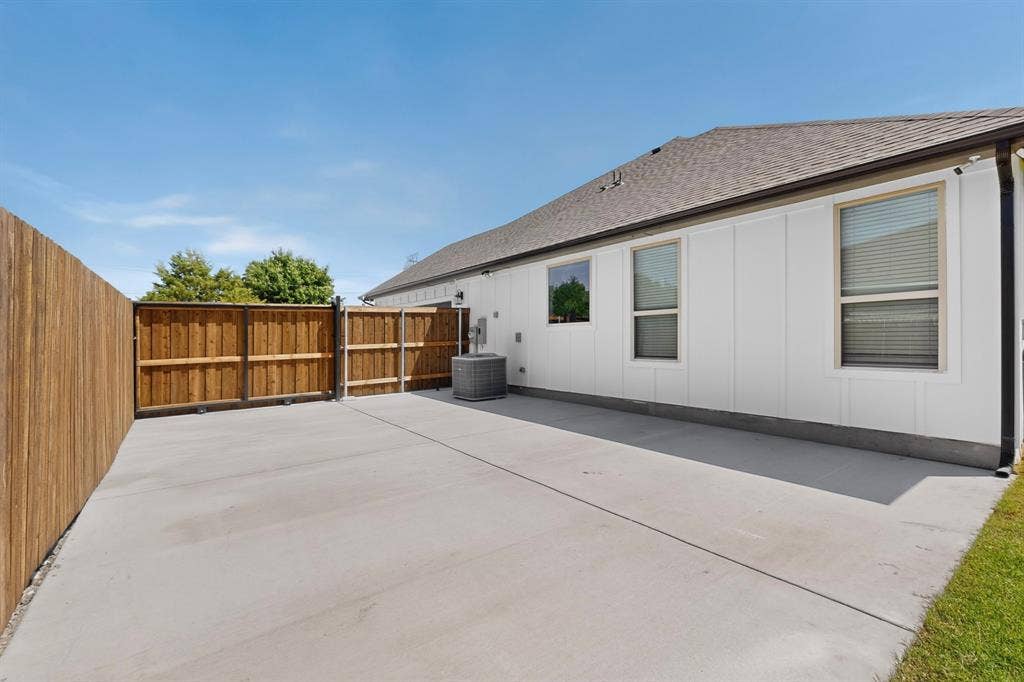 1672 Brookview Drive, Lancaster, TX 75146 1672 Brookview Drive, Lancaster, TX 75146