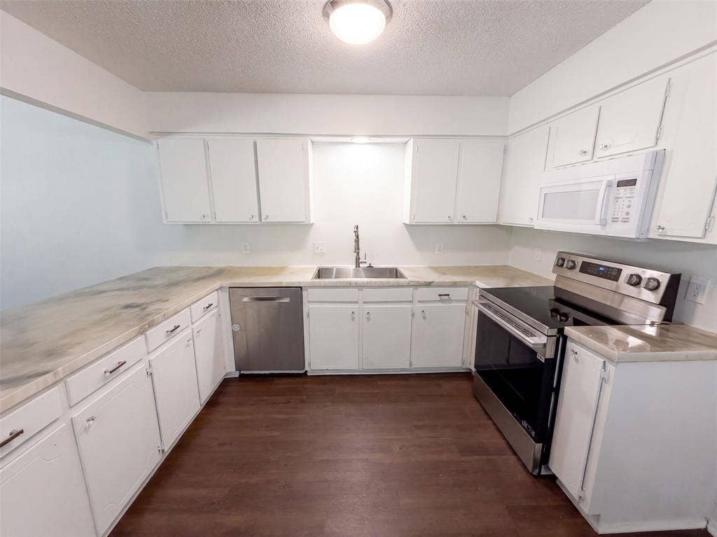 309 Applewood Lane, Hewitt, TX 76643 309 Applewood Lane, Hewitt, TX 76643