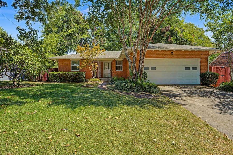 Property photo for 8046 Fall River Drive, Dallas, TX