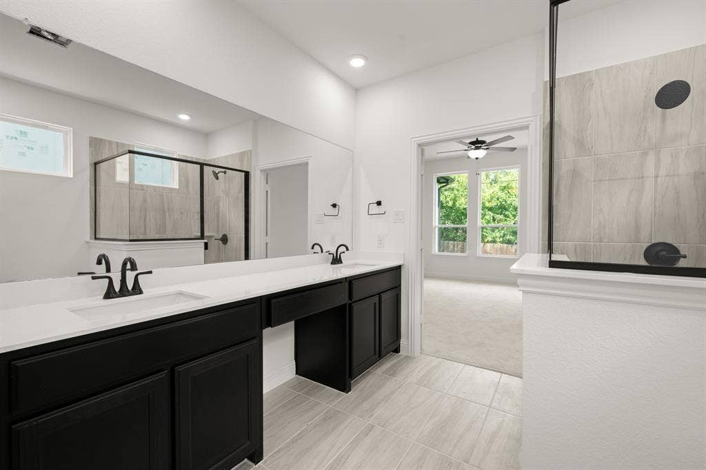 967 Richard Pittmon Drive, DeSoto, TX 75115 967 Richard Pittmon- Primary Suite-3