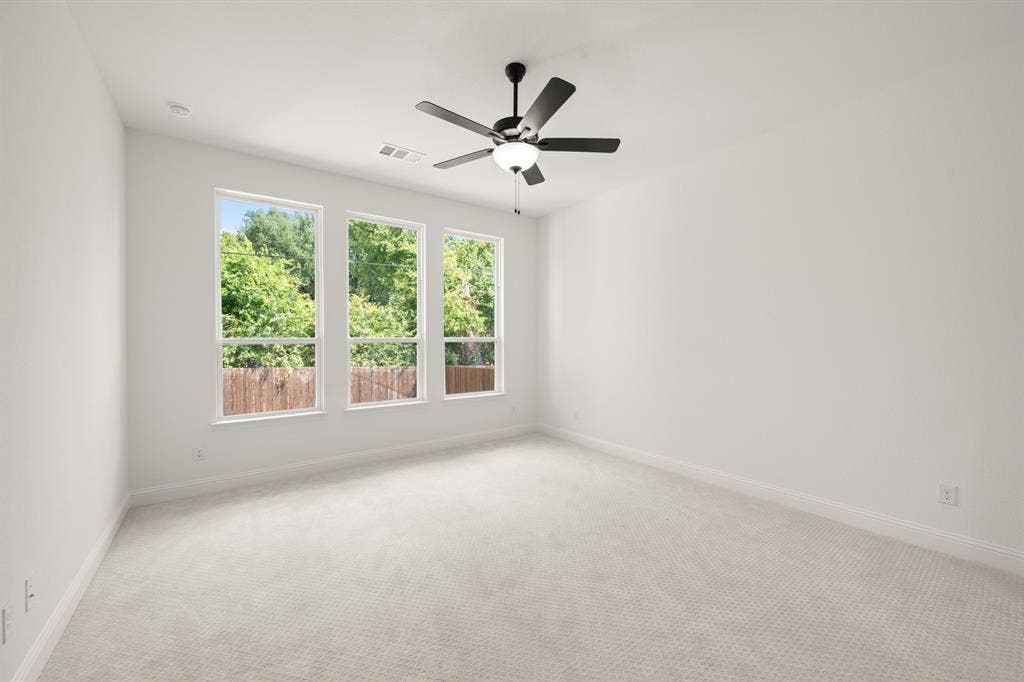 967 Richard Pittmon Drive, DeSoto, TX 75115 967 Richard Pittmon- Primary Suite-1