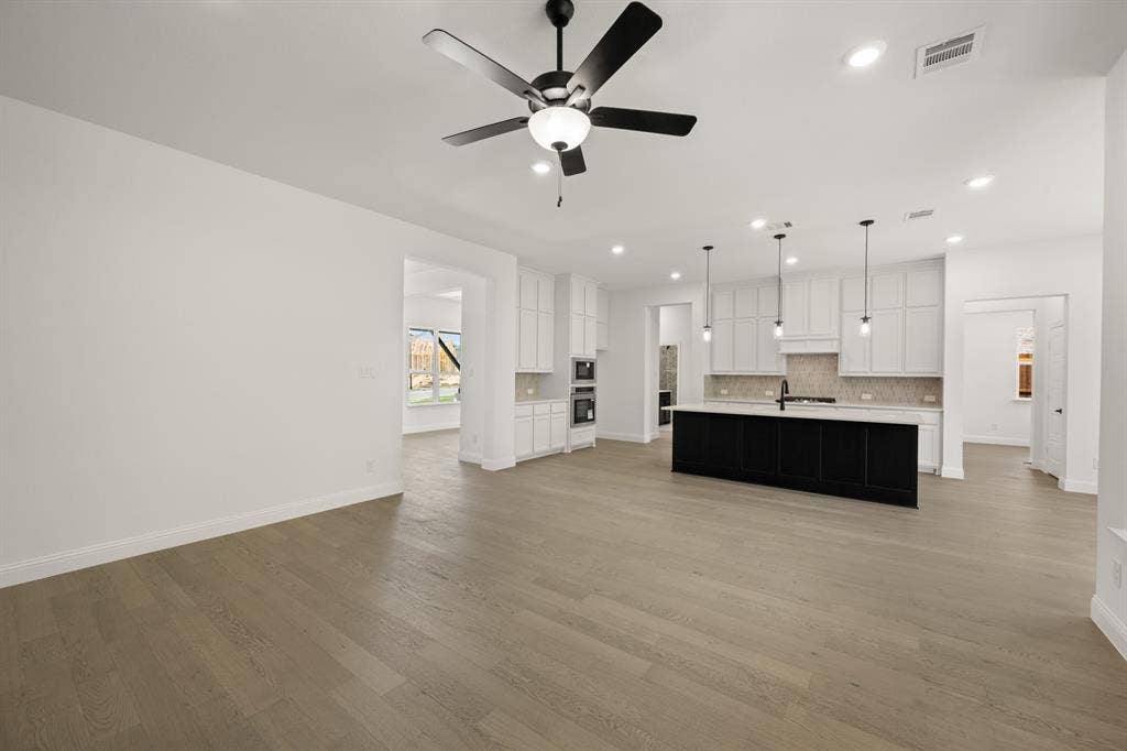 967 Richard Pittmon Drive, DeSoto, TX 75115 967 Richard Pittmon- Living ROom-2