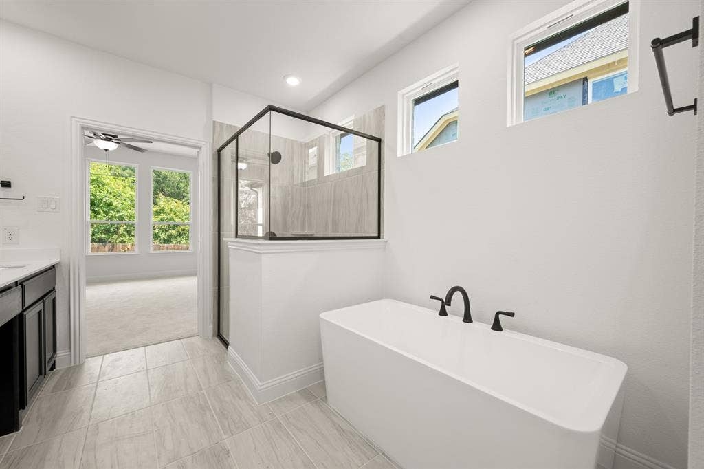 967 Richard Pittmon Drive, DeSoto, TX 75115 967 Richard Pittmon- Primary Suite-4