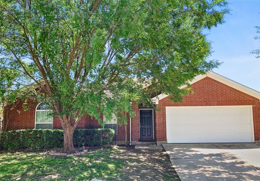Property photo for 8008 Mourning Dove Drive, Arlington, TX