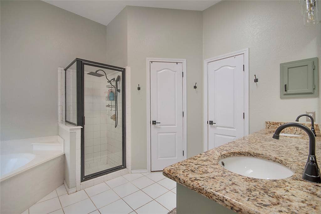 7429 Amber Drive, Watauga, TX 76148 7429 Amber Drive, Watauga, TX 76148