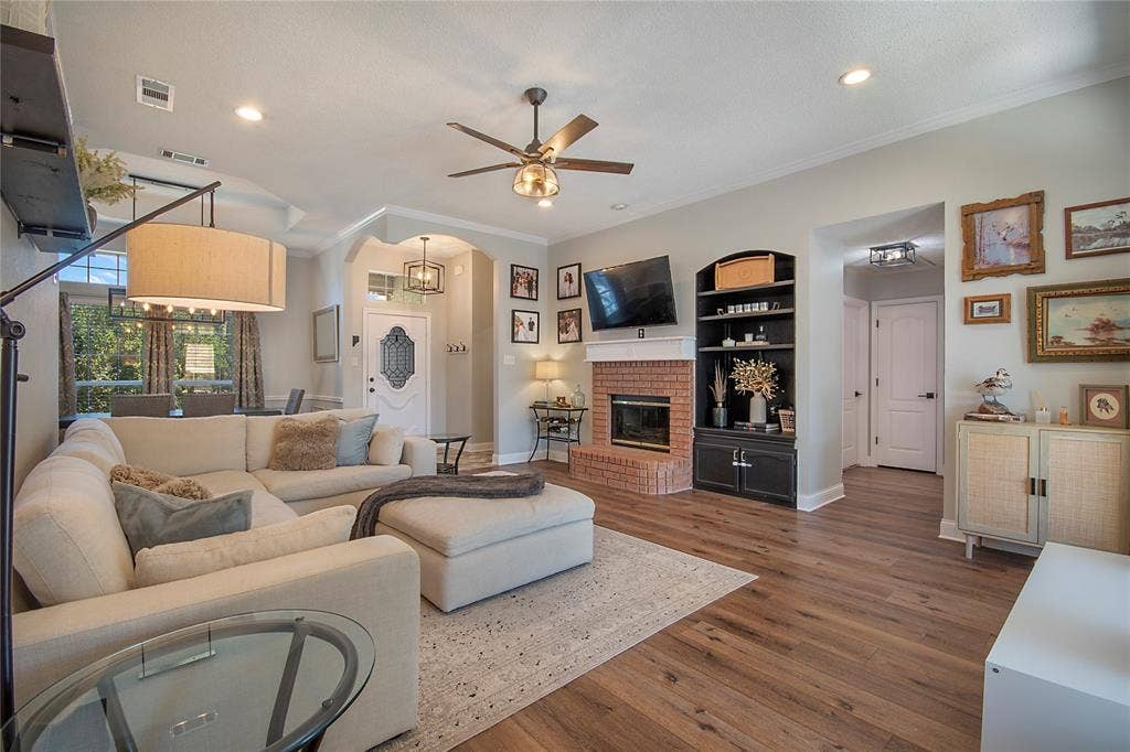 7429 Amber Drive, Watauga, TX 76148 7429 Amber Drive, Watauga, TX 76148