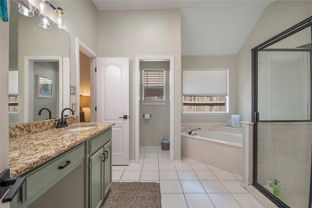 7429 Amber Drive, Watauga, TX 76148 7429 Amber Drive, Watauga, TX 76148