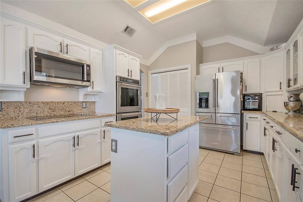 7429 Amber Drive, Watauga, TX 76148 7429 Amber Drive, Watauga, TX 76148