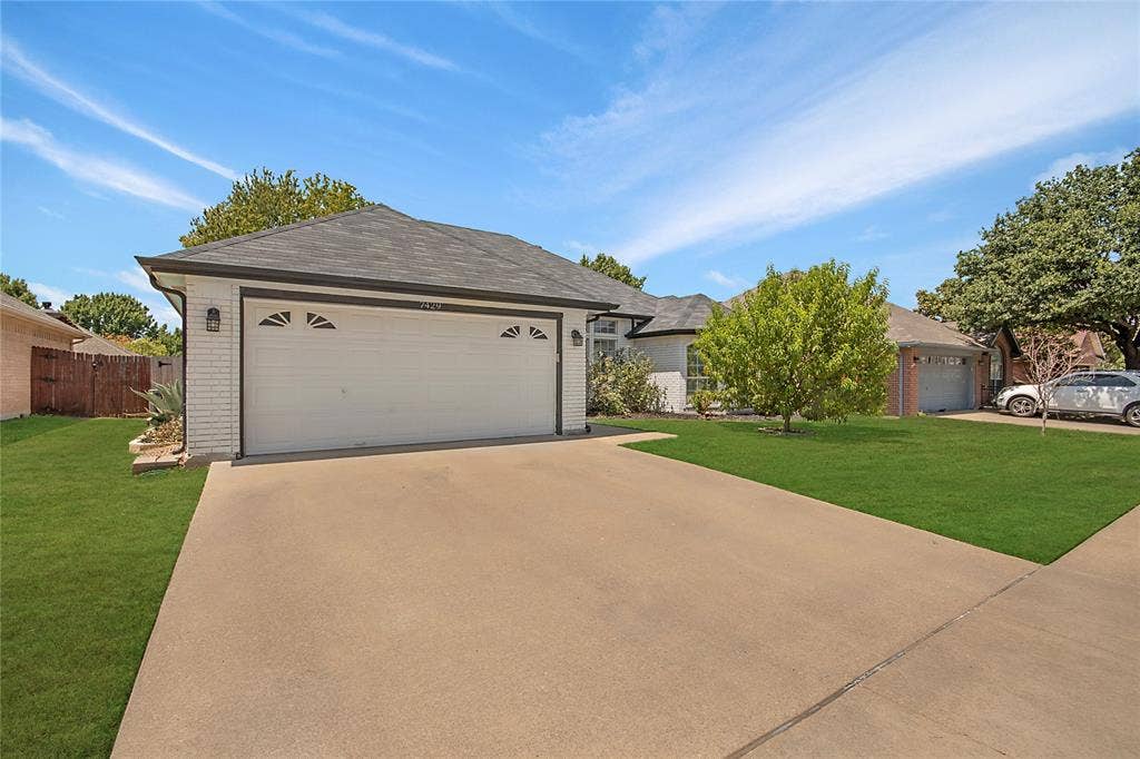 7429 Amber Drive, Watauga, TX 76148 7429 Amber Drive, Watauga, TX 76148
