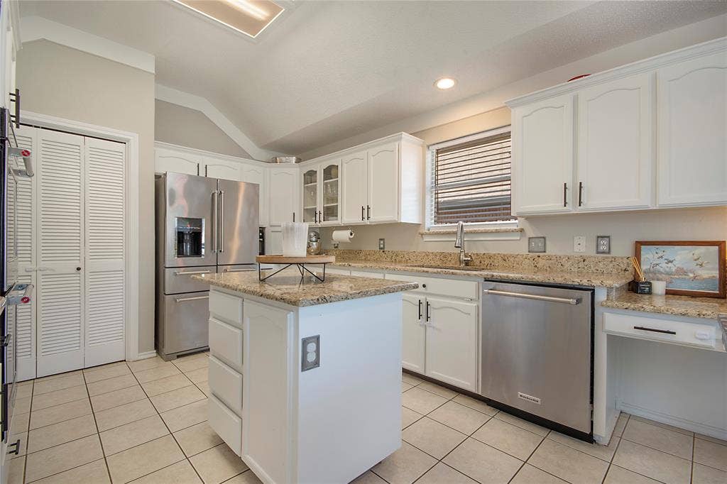 7429 Amber Drive, Watauga, TX 76148 7429 Amber Drive, Watauga, TX 76148