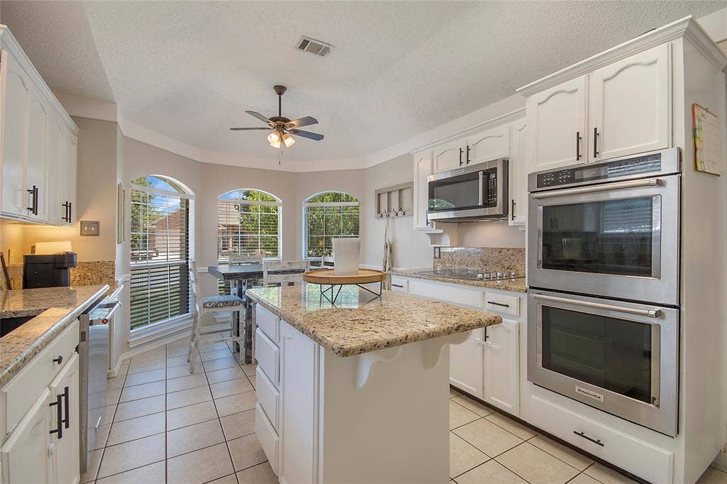 7429 Amber Drive, Watauga, TX 76148 7429 Amber Drive, Watauga, TX 76148
