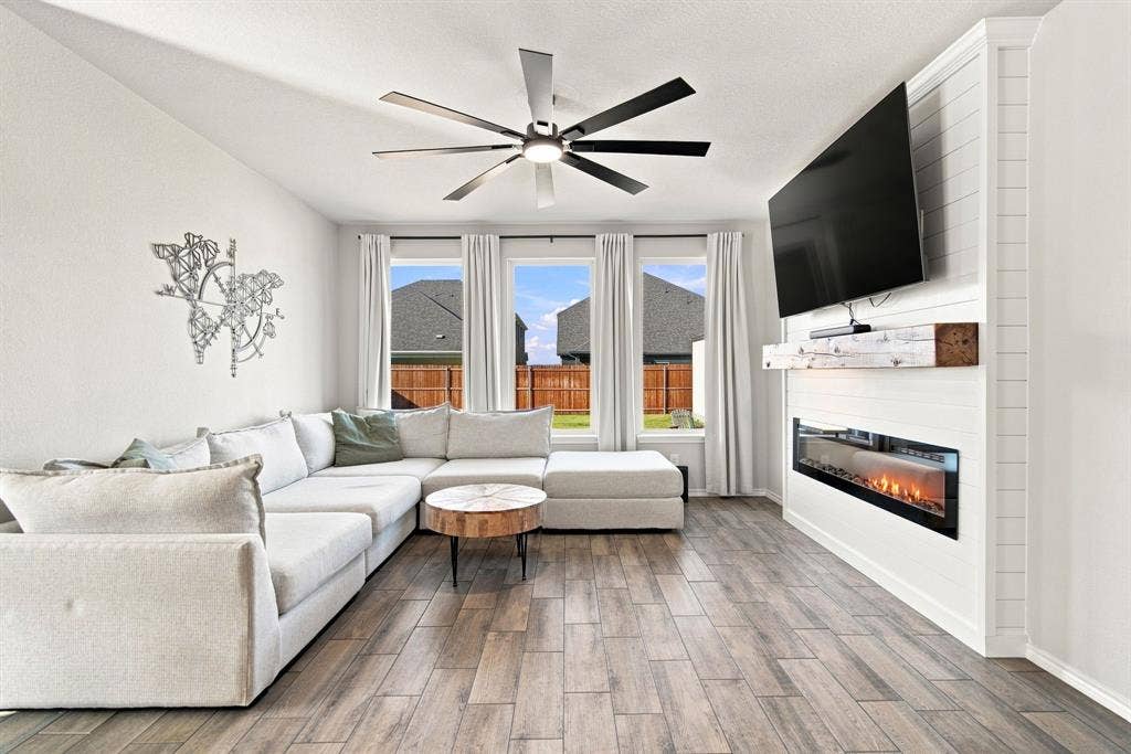 2245 Bellatrix Drive, Haslet, TX 76052 2245 Bellatrix Drive, Haslet, TX 76052