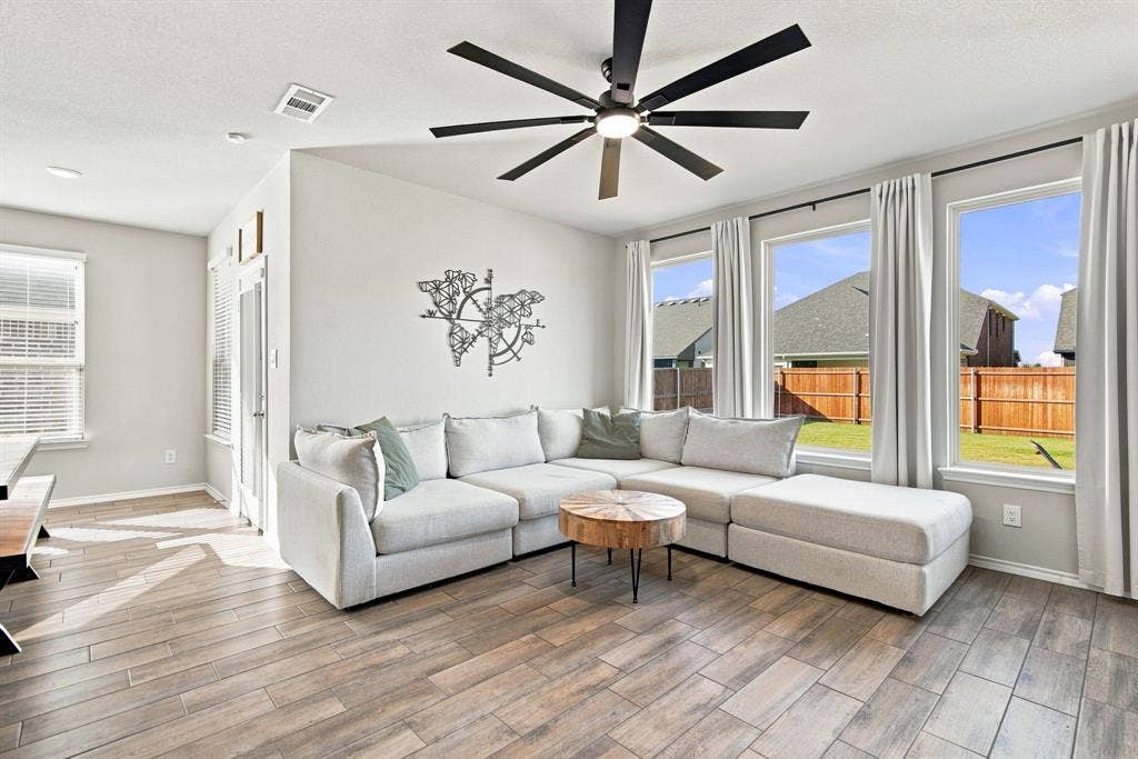 2245 Bellatrix Drive, Haslet, TX 76052 2245 Bellatrix Drive, Haslet, TX 76052
