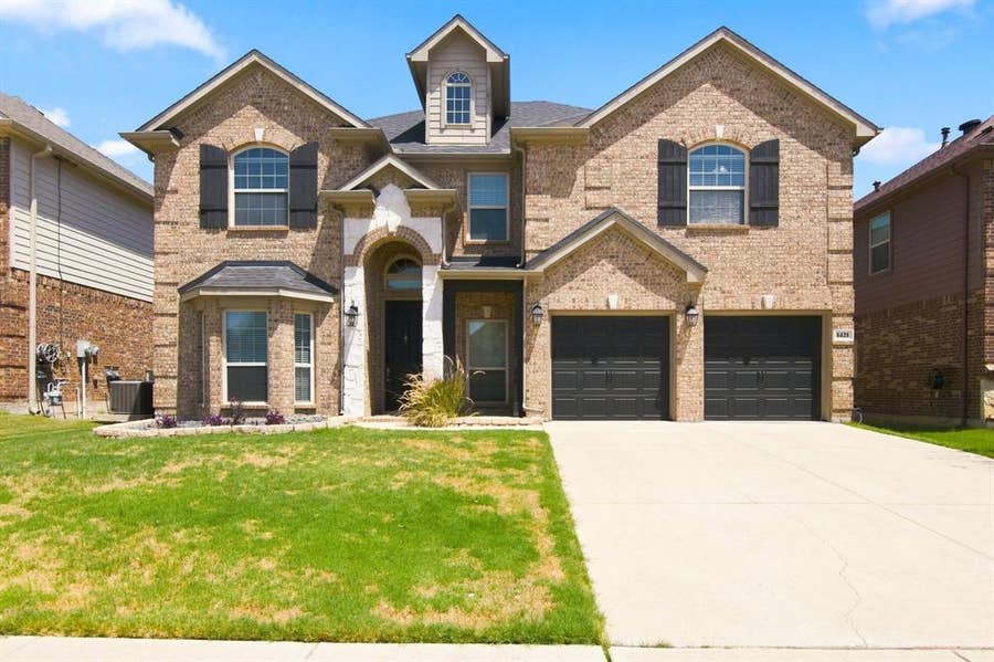 Property photo for 1421 Soaptree Lane, Fort Worth, TX