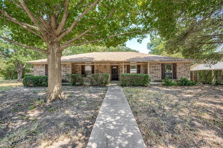Property photo for 3204 Broken Arrow Road, Denton, TX