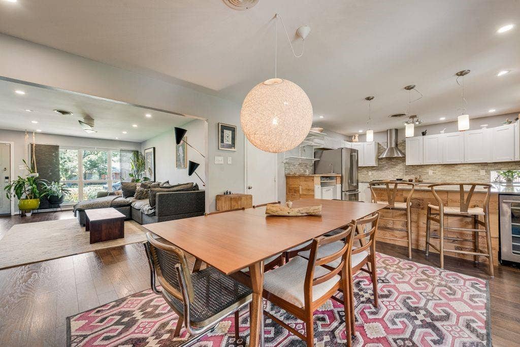 529 Carol Court, Richardson, TX 75081 Semi-open floor plan is ideal for entertaining.