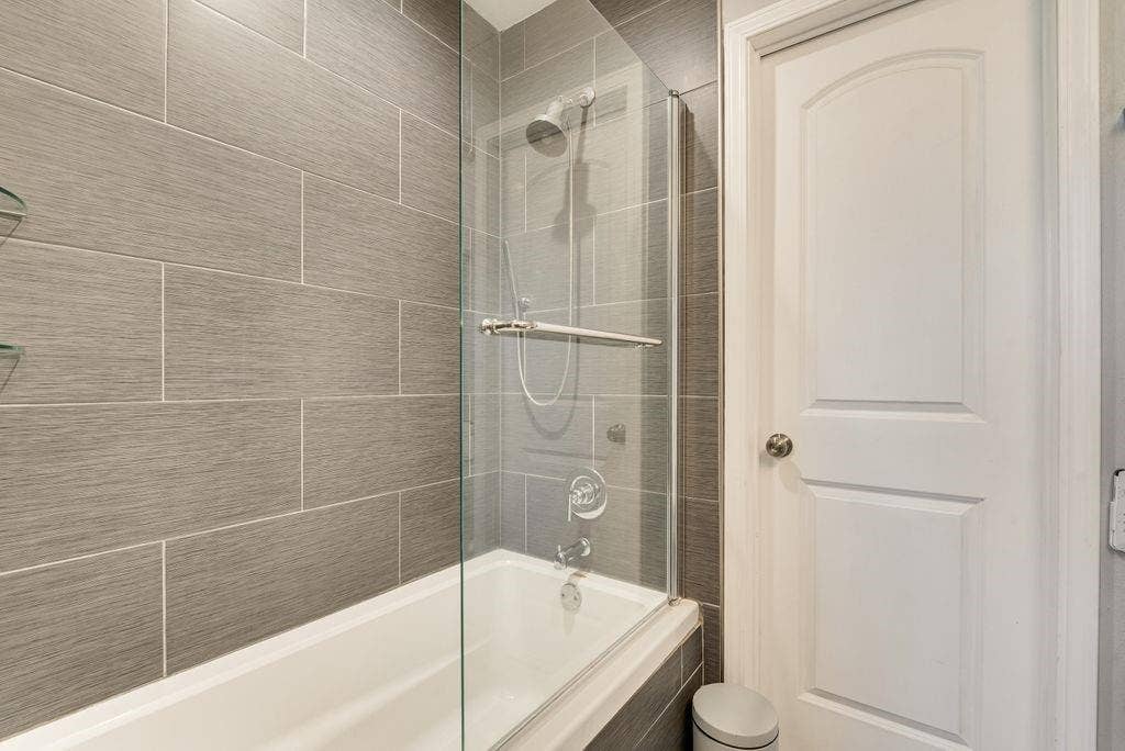 529 Carol Court, Richardson, TX 75081 Primary bath.