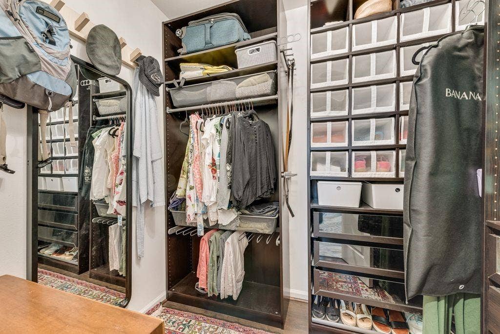 529 Carol Court, Richardson, TX 75081 Spacious primary closet.