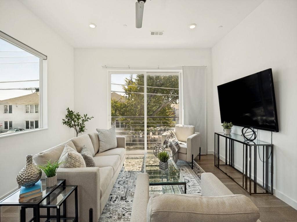5020 Bryan Street, #305, Dallas, TX 75206 5020 Bryan Street, #305, Dallas, TX 75206