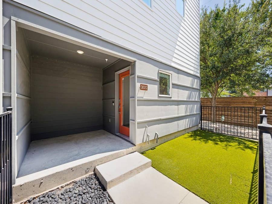 Property photo for 5020 Bryan Street, #305, Dallas, TX