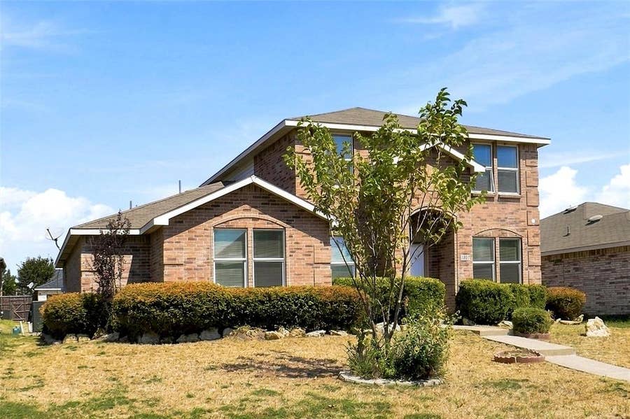 Property photo for 1027 Graystone Drive, Lancaster, TX