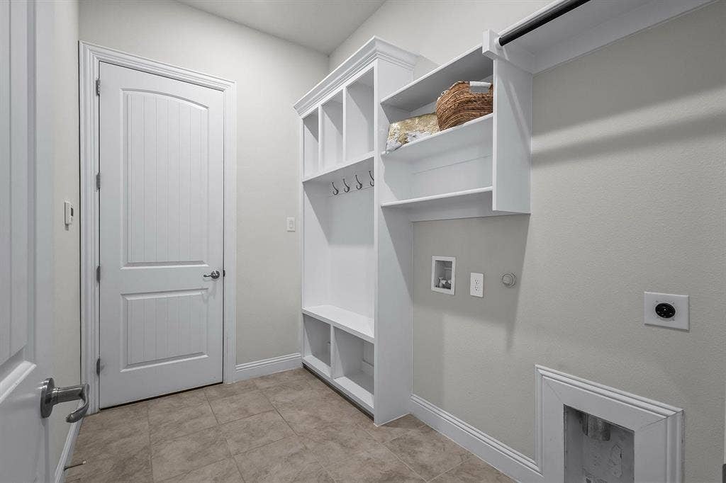 How about this laundry room!? Complete with mud lockers!