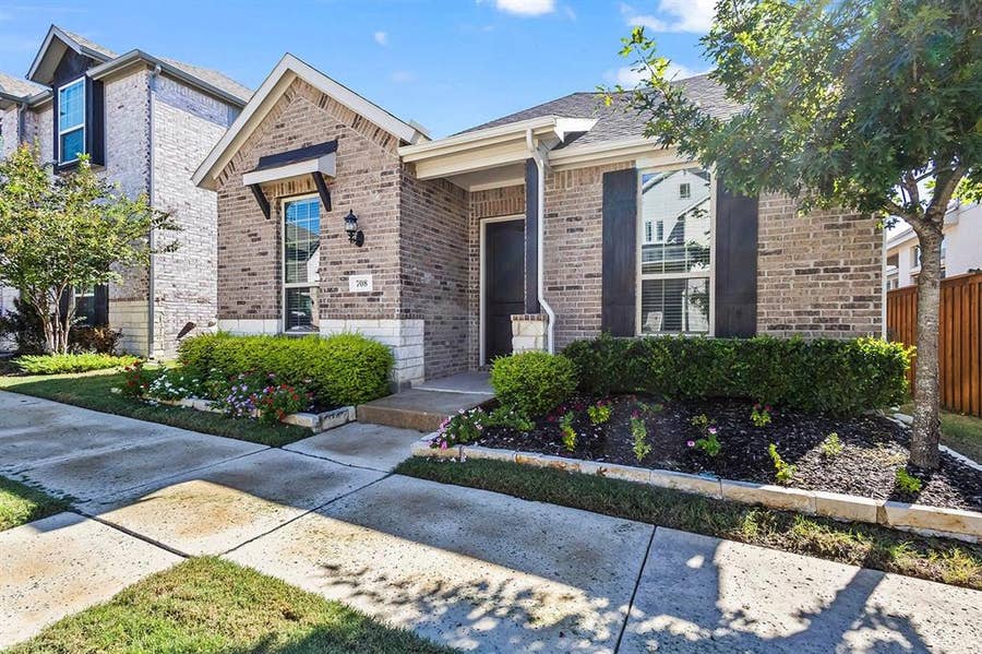 Property photo for 708 Waterbrook Parkway, Argyle, TX