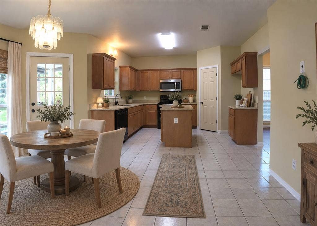 4426 Harpers Ferry Drive, Grand Prairie, TX 75052 Virtually Staged