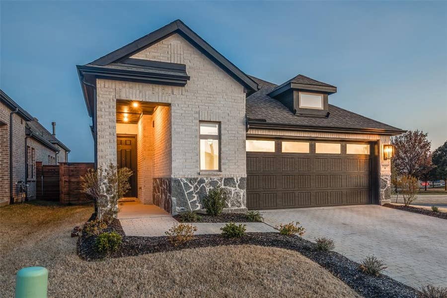 Property photo for 2133 Jade Forest Lane, Mesquite, TX