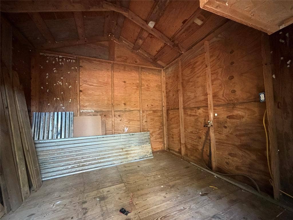 1281 Hickory Hills Drive, Murchison, TX 75778 Laundry Hook ups/Storage