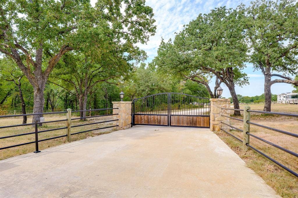 1491 E Hickory Hill Road, Argyle, TX 76226 1491 E Hickory Hill Road, Argyle, TX 76226