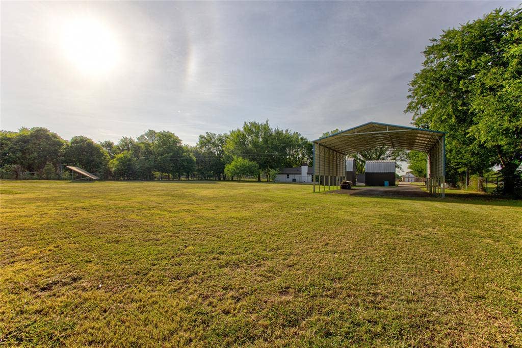 Expansive Green Space wAdditional Outbuildings
