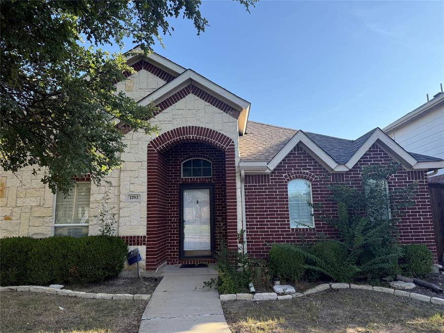 Property photo for 1703 Oak Brook Lane, Allen, TX
