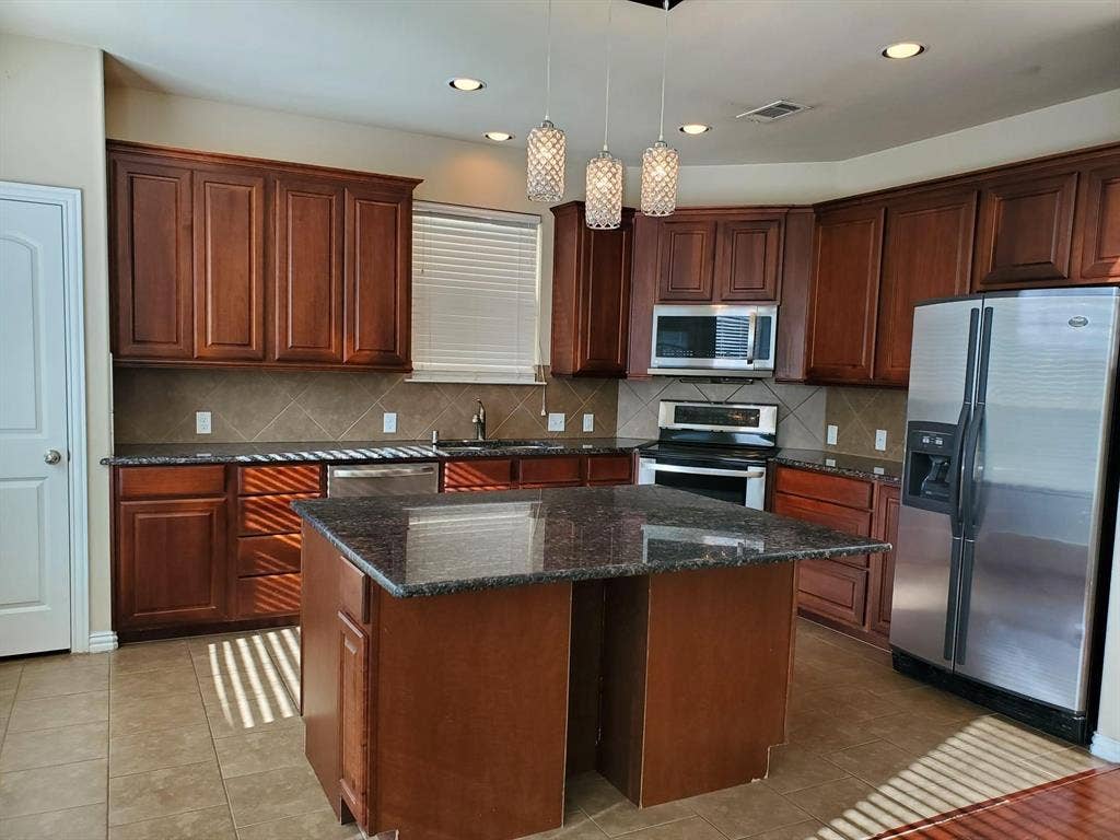 4171 Florence Drive, Irving, TX 75038 4171 Florence Drive, Irving, TX 75038
