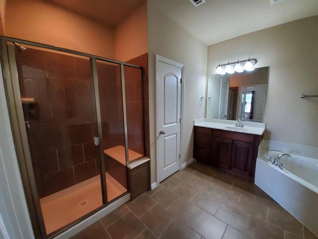 4171 Florence Drive, Irving, TX 75038 4171 Florence Drive, Irving, TX 75038