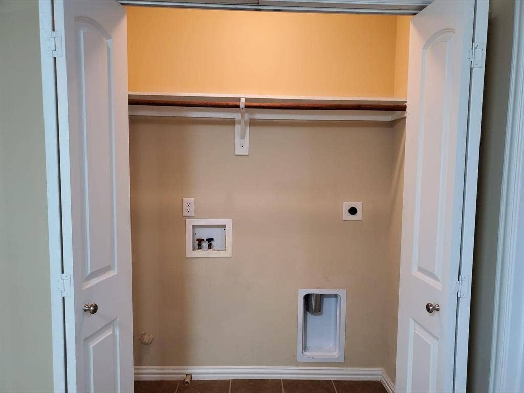 4171 Florence Drive, Irving, TX 75038 4171 Florence Drive, Irving, TX 75038