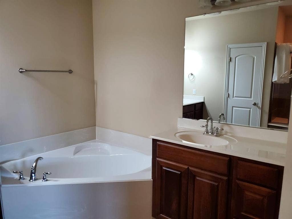 4171 Florence Drive, Irving, TX 75038 4171 Florence Drive, Irving, TX 75038