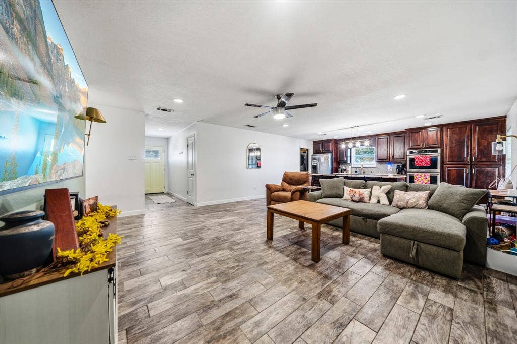 141 Swan, Waco, TX 76708 141 Swan, Waco, TX 76708