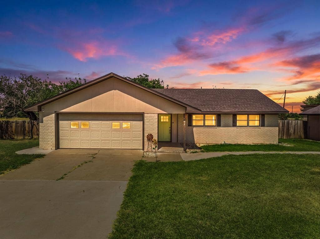 141 Swan, Waco, TX 76708 141 Swan, Waco, TX 76708