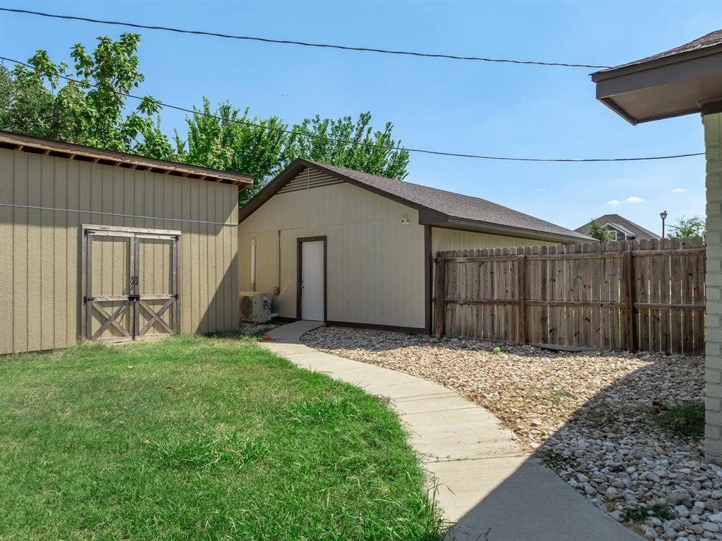 141 Swan, Waco, TX 76708 141 Swan, Waco, TX 76708