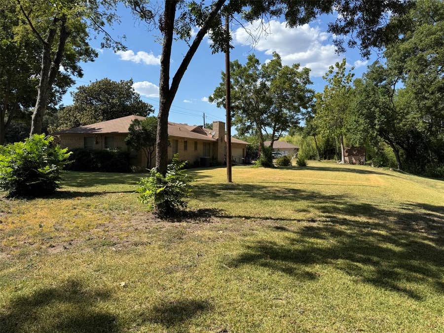 Property photo for 1620 N Houston School Road, Lancaster, TX
