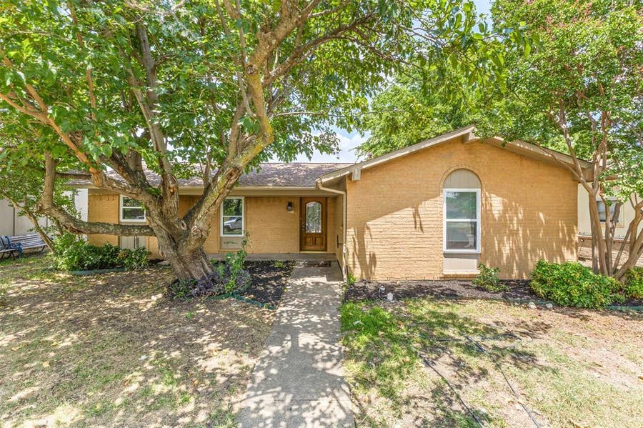 Property photo for 929 Meadow Mead Drive, Allen, TX