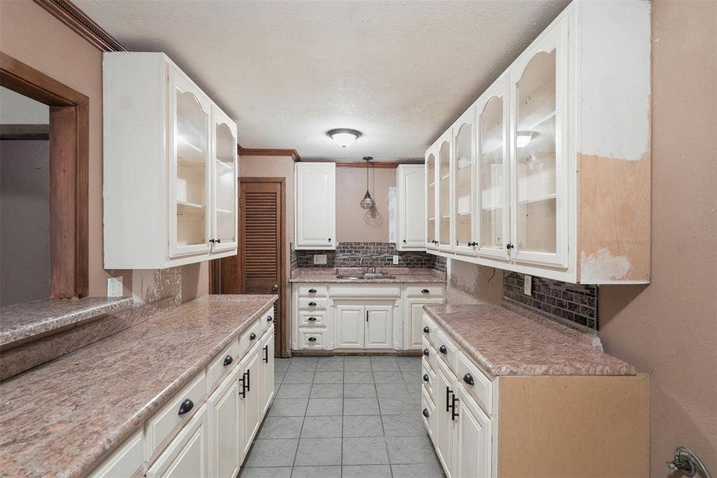 1218 Diana Drive, Arlington, TX 76011