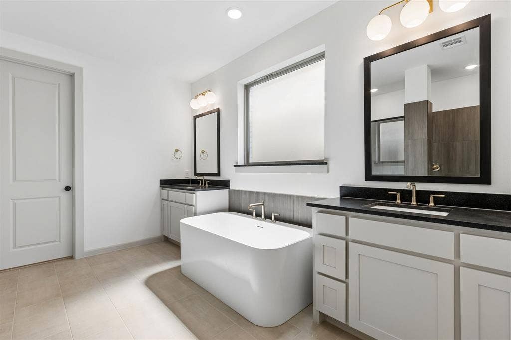2616 Radiant Way, Celina, TX 75009 Ample room for two in this wonderful owner's bath!