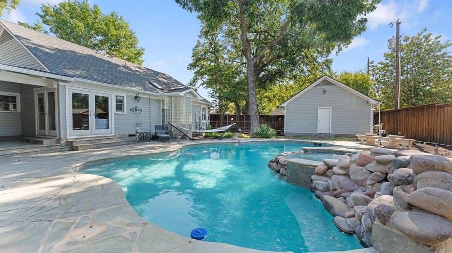 Property photo for 1606 W Shady Grove Road, Irving, TX