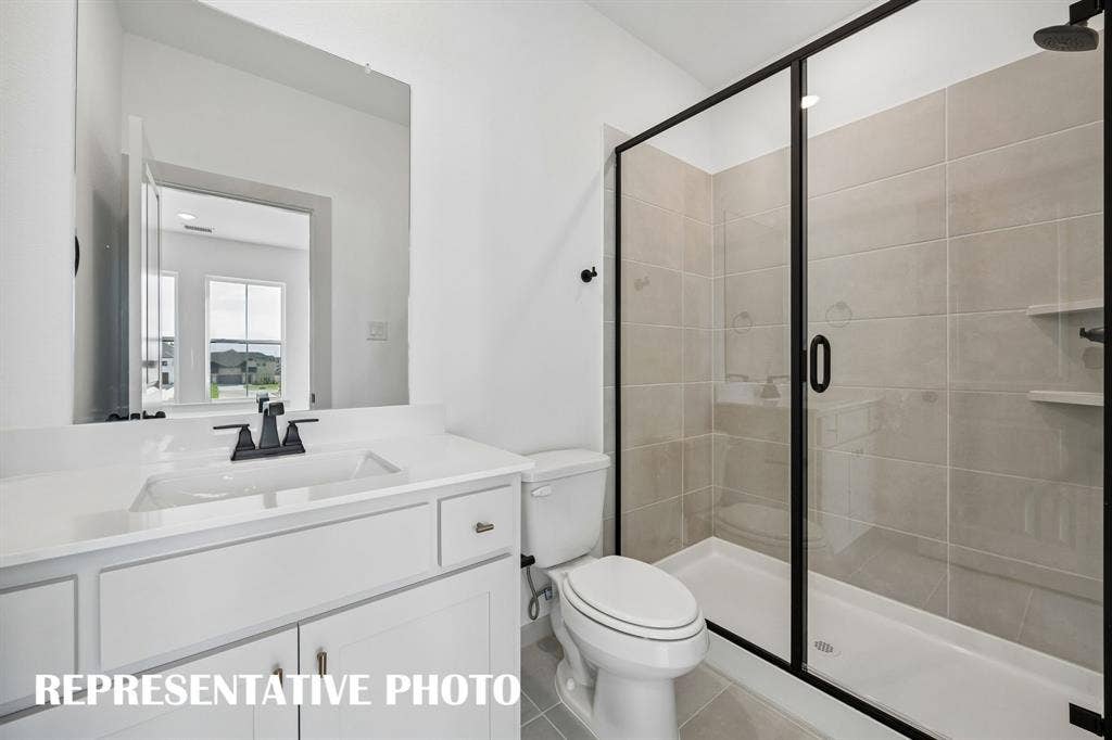 2629 Radiant Way, Celina, TX 75009 Guests will enjoy any of the beautifully finished guest baths that our Orleans II plan has to offer. REPRESENTATIVE PHOTO