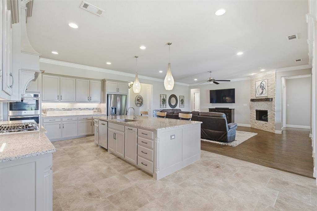 2175 Cattle Street, Celina, TX 75009 2175 Cattle Street, Celina, TX 75009