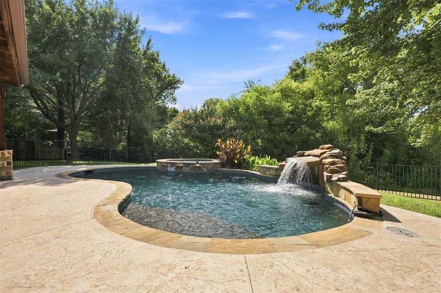 Property photo for 708 Bluffwood Avenue, McKinney, TX